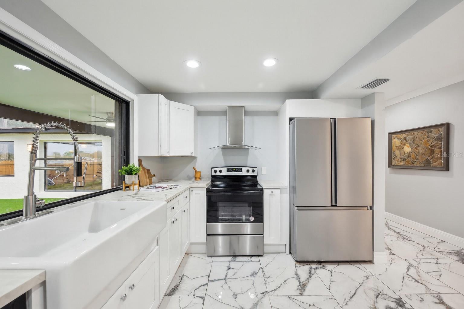 14333 LAKE MAGDALENE BLVD, TAMPA, FL, 33618