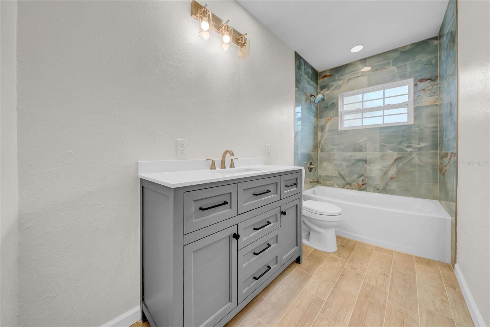 9046 1ST ST N, ST PETERSBURG, FL, 33702