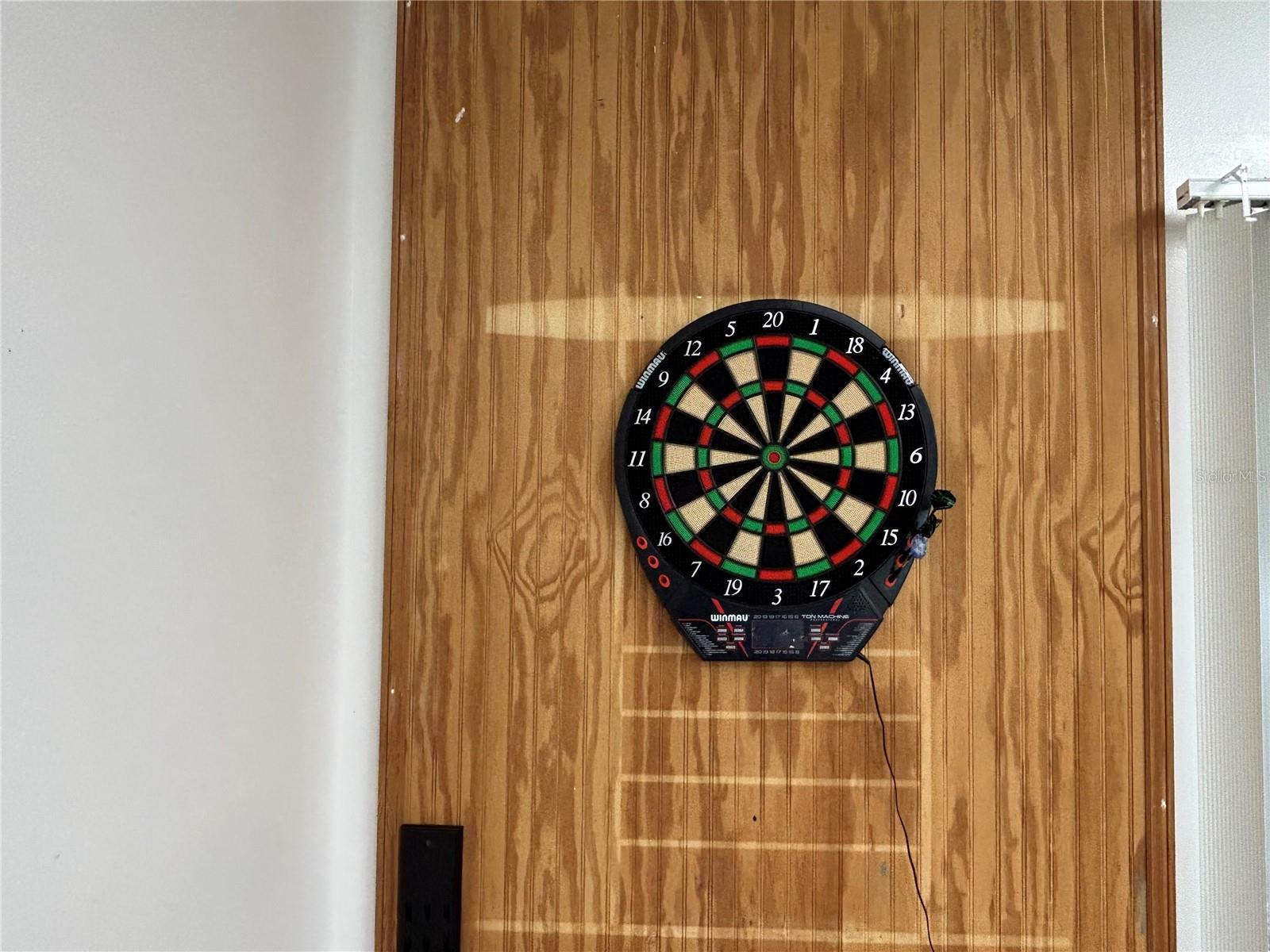 D6143631 Property Photo