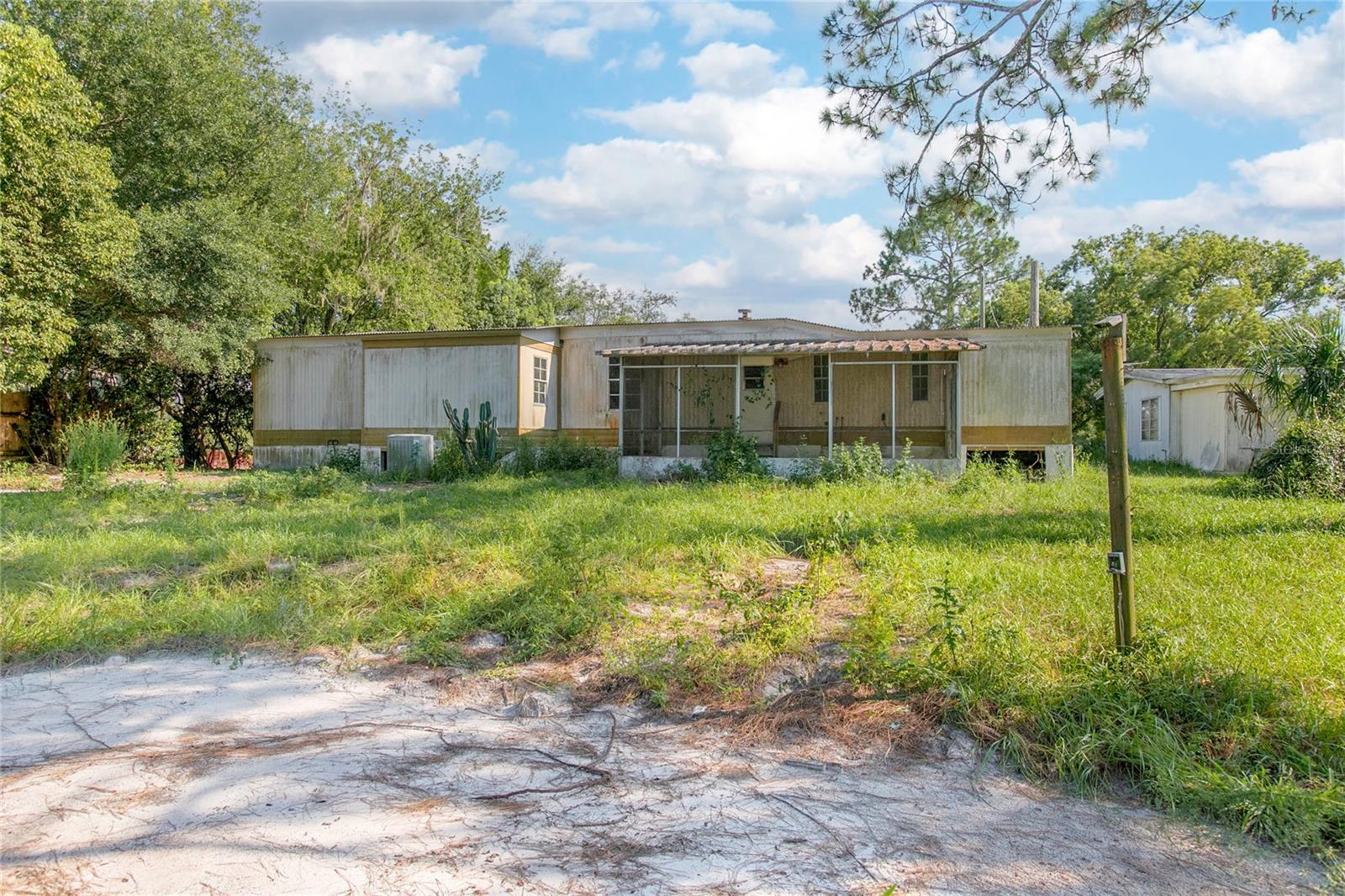 V4944676 Property Photo