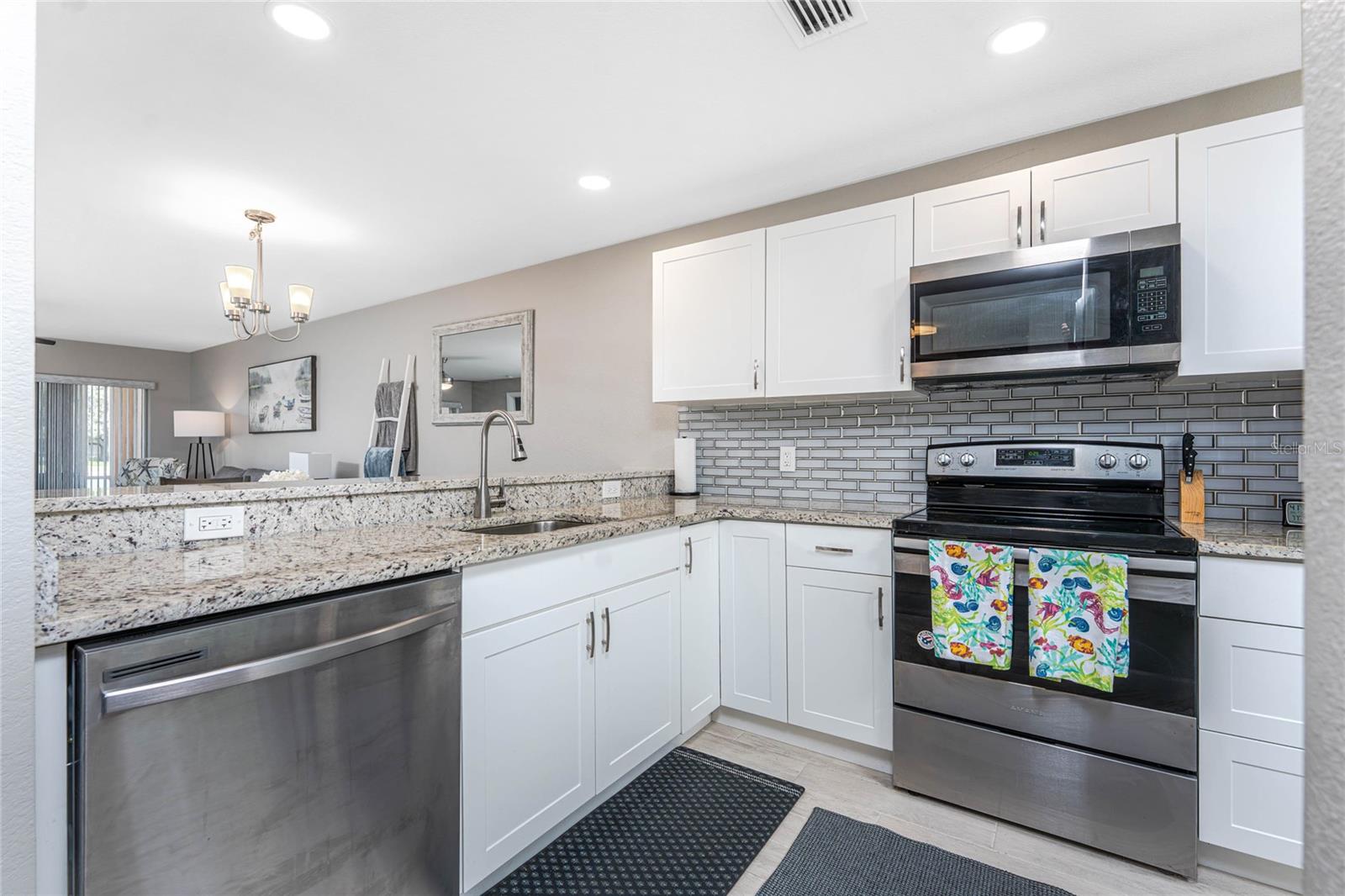 1091 LIVE OAK CIR #102, PORT CHARLOTTE, FL, 33948