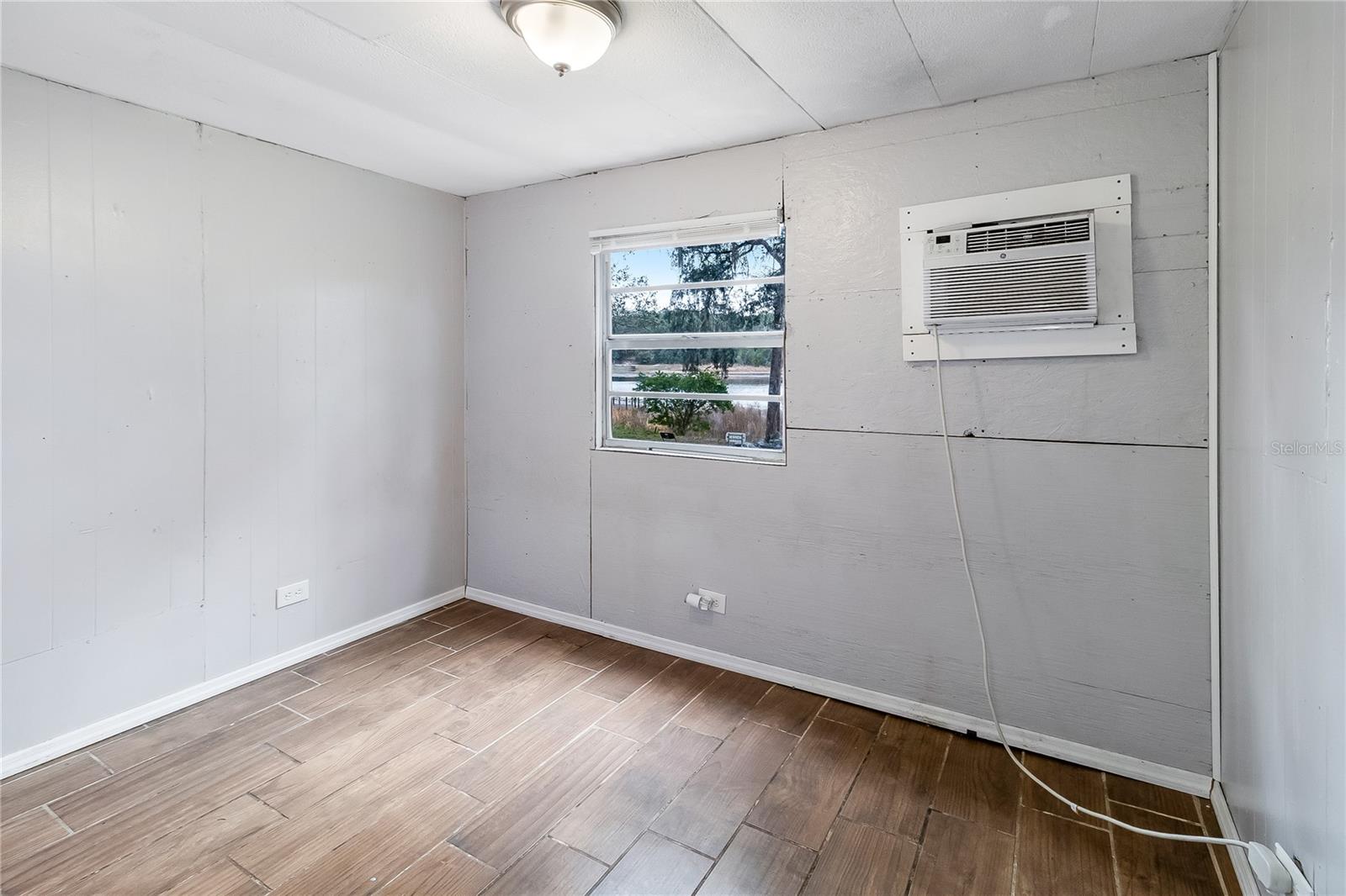 GC533696 Property Photo