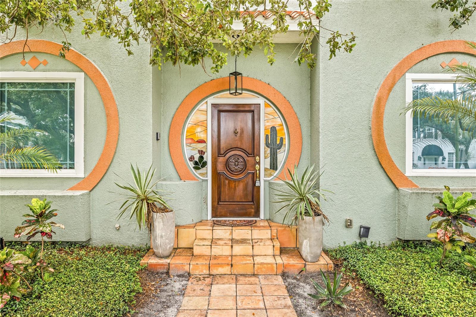 2434 W PROSPECT RD, TAMPA, FL, 33629