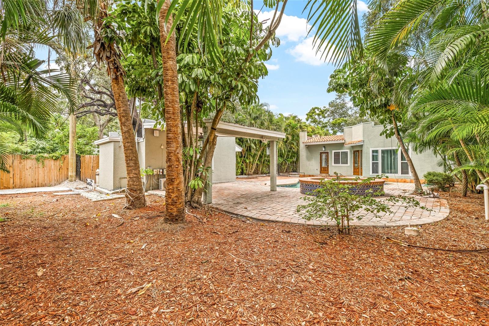 2434 W PROSPECT RD, TAMPA, FL, 33629