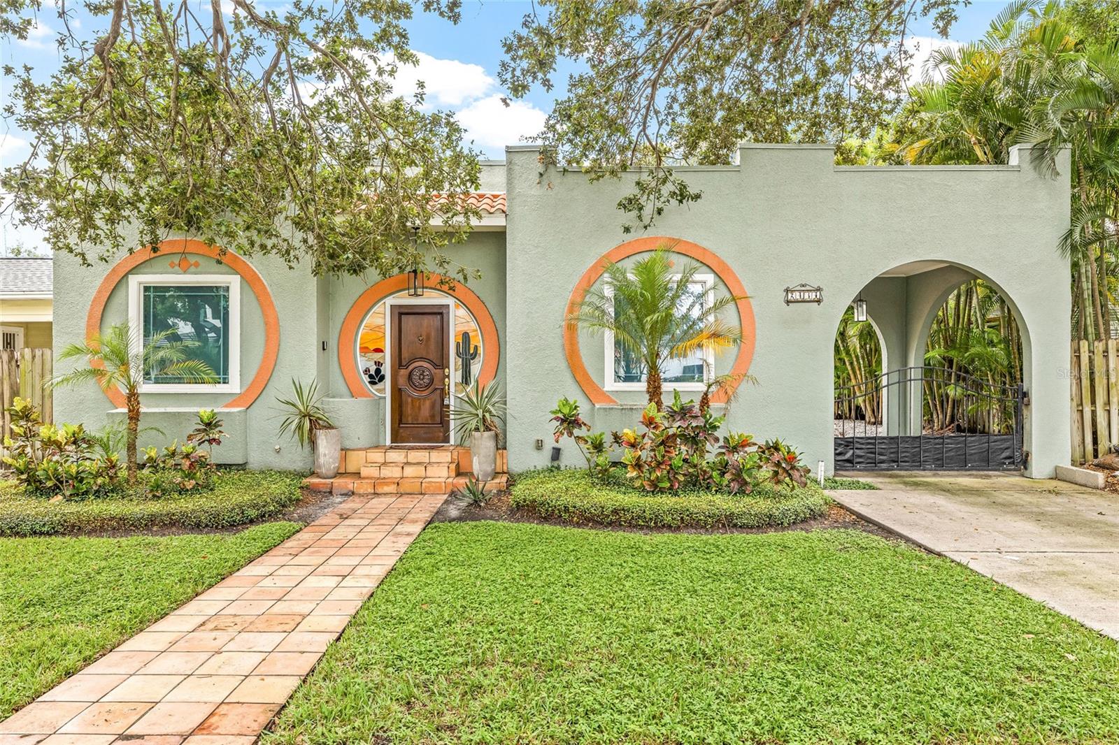 2434 W PROSPECT RD, TAMPA, FL, 33629