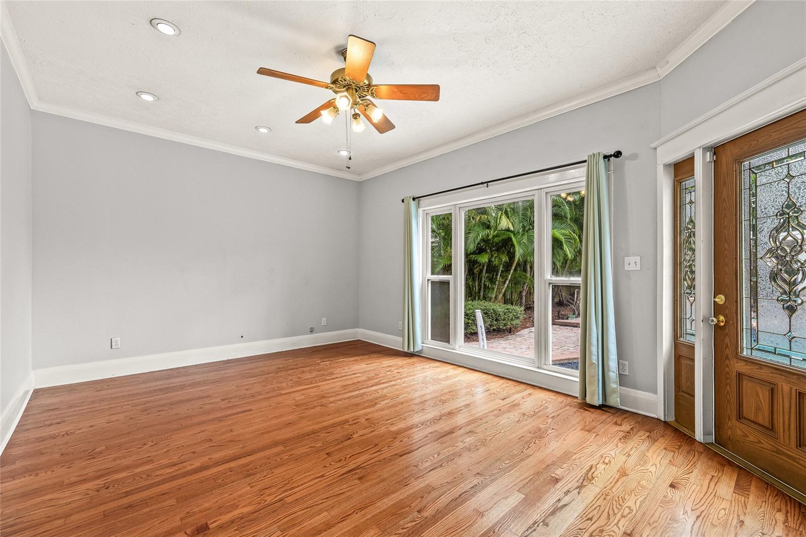 2434 W PROSPECT RD, TAMPA, FL, 33629