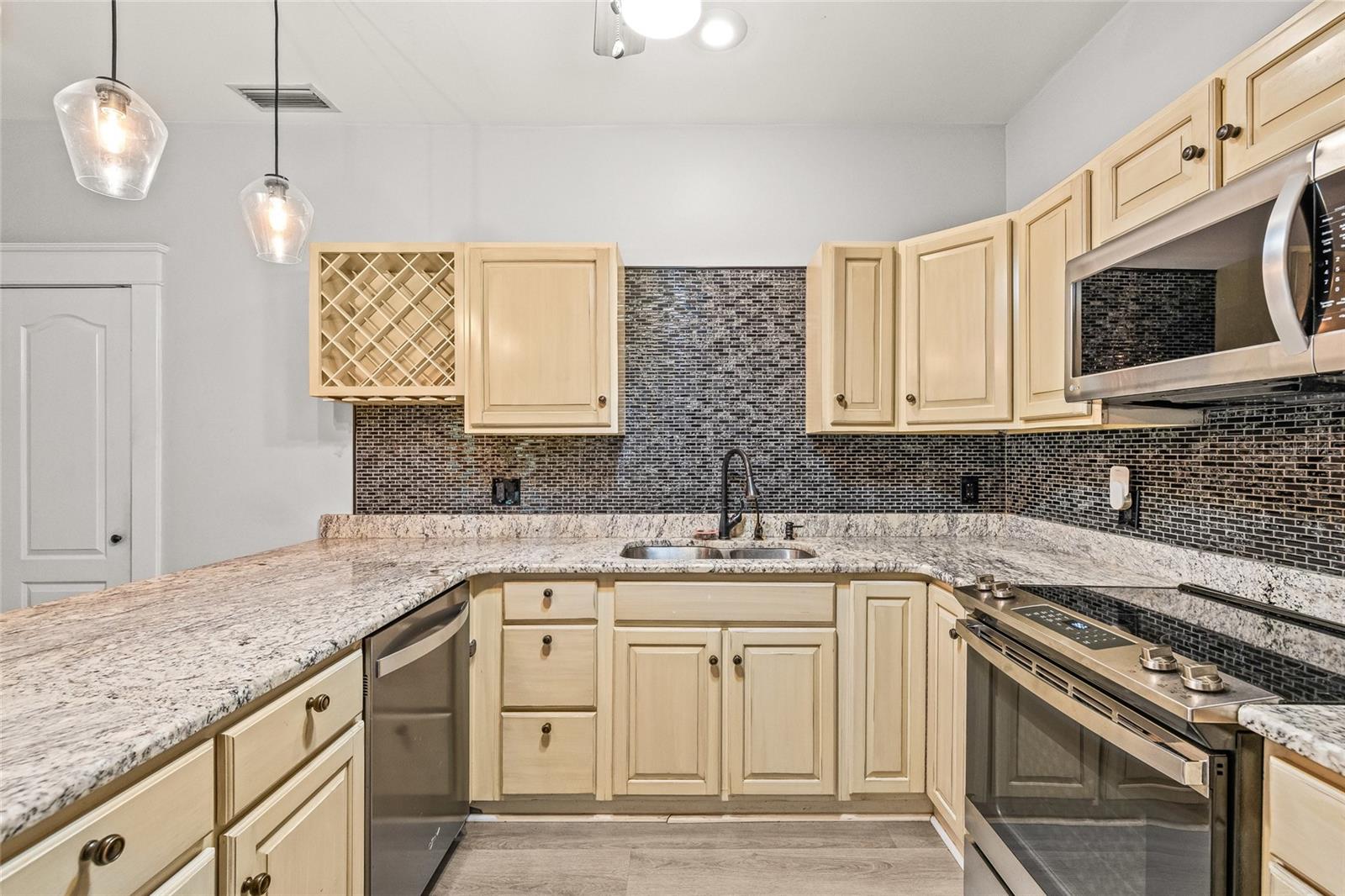 2434 W PROSPECT RD, TAMPA, FL, 33629