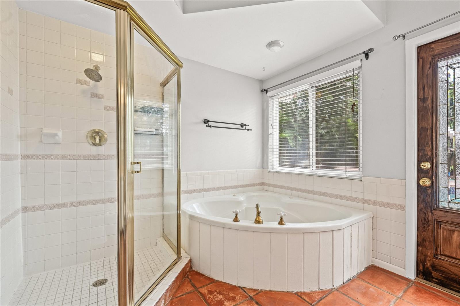 2434 W PROSPECT RD, TAMPA, FL, 33629