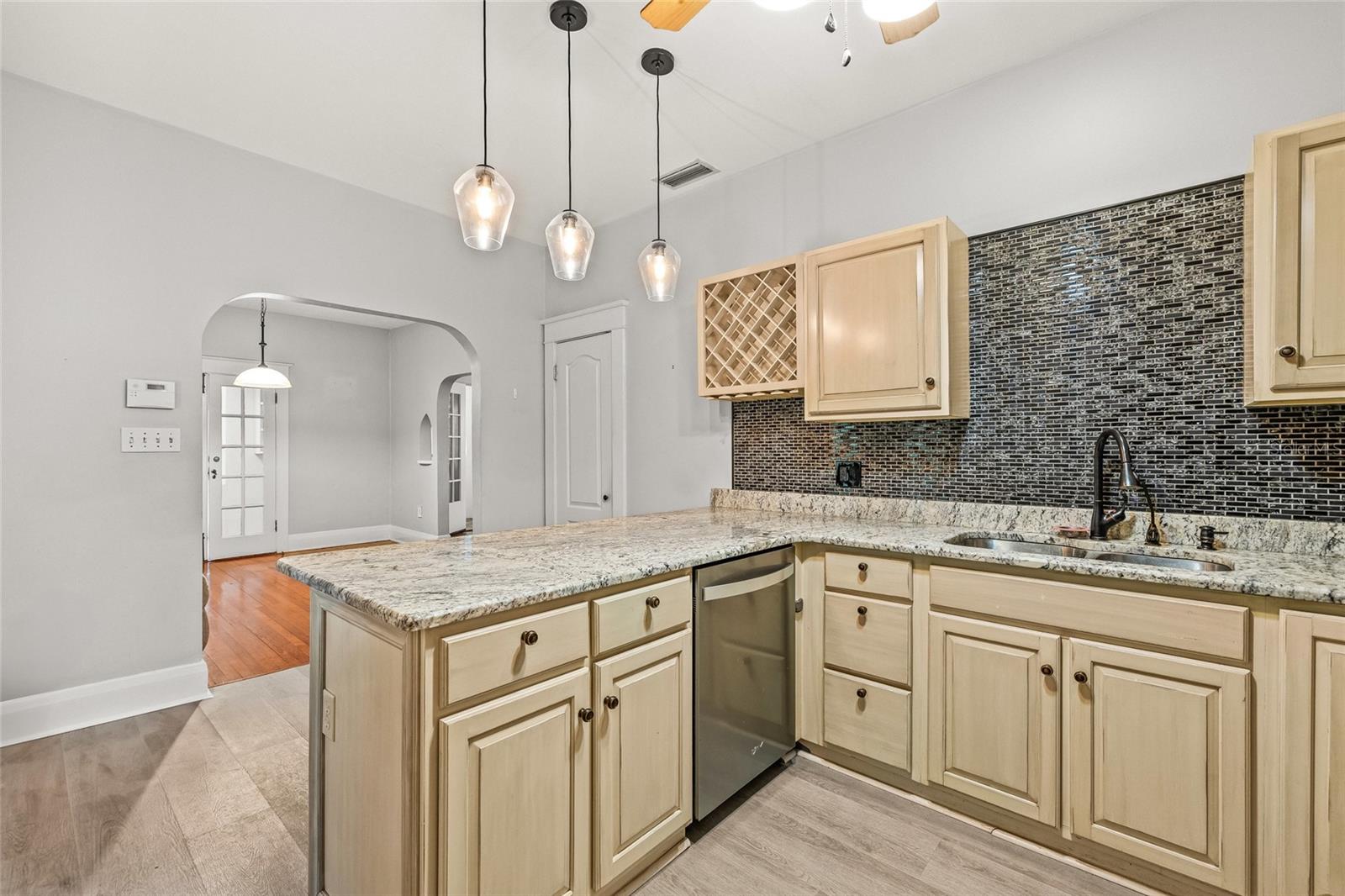 2434 W PROSPECT RD, TAMPA, FL, 33629