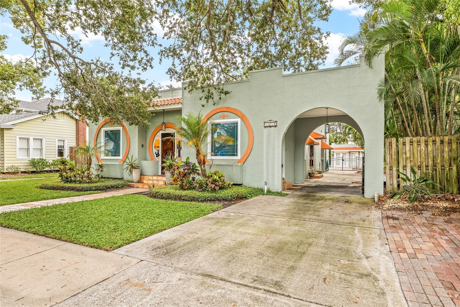 2434 W PROSPECT RD, TAMPA, FL, 33629