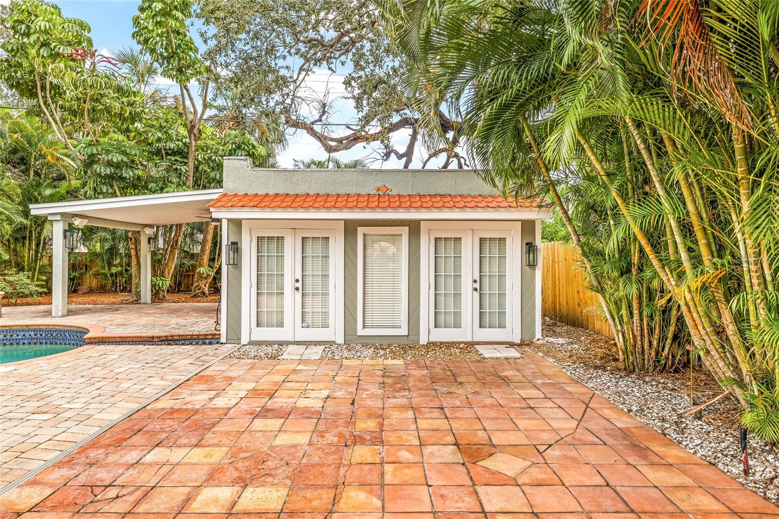 2434 W PROSPECT RD, TAMPA, FL, 33629