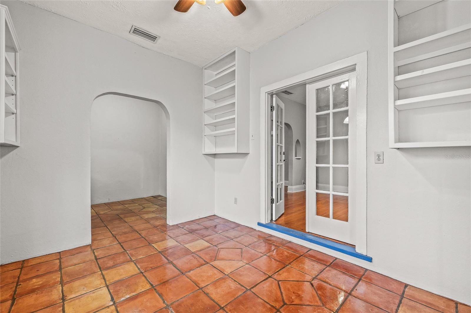 2434 W PROSPECT RD, TAMPA, FL, 33629