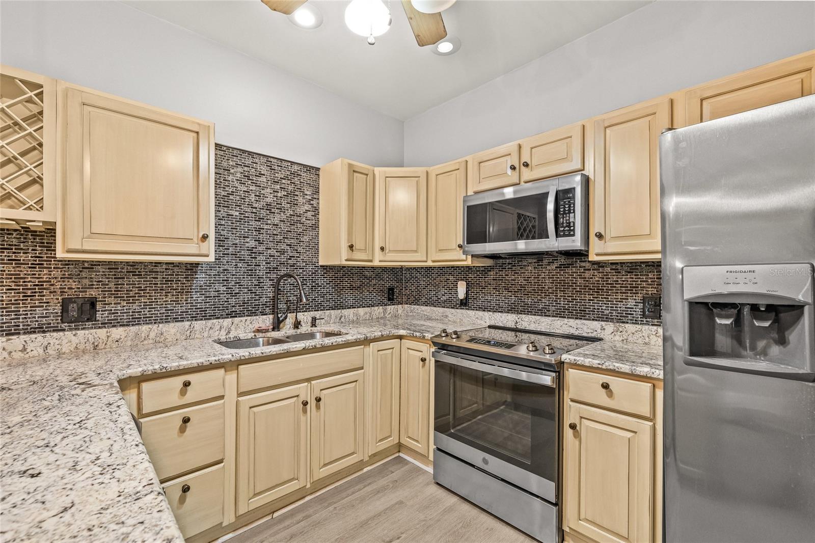 2434 W PROSPECT RD, TAMPA, FL, 33629