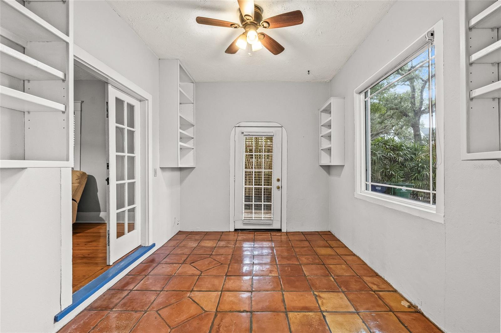 2434 W PROSPECT RD, TAMPA, FL, 33629