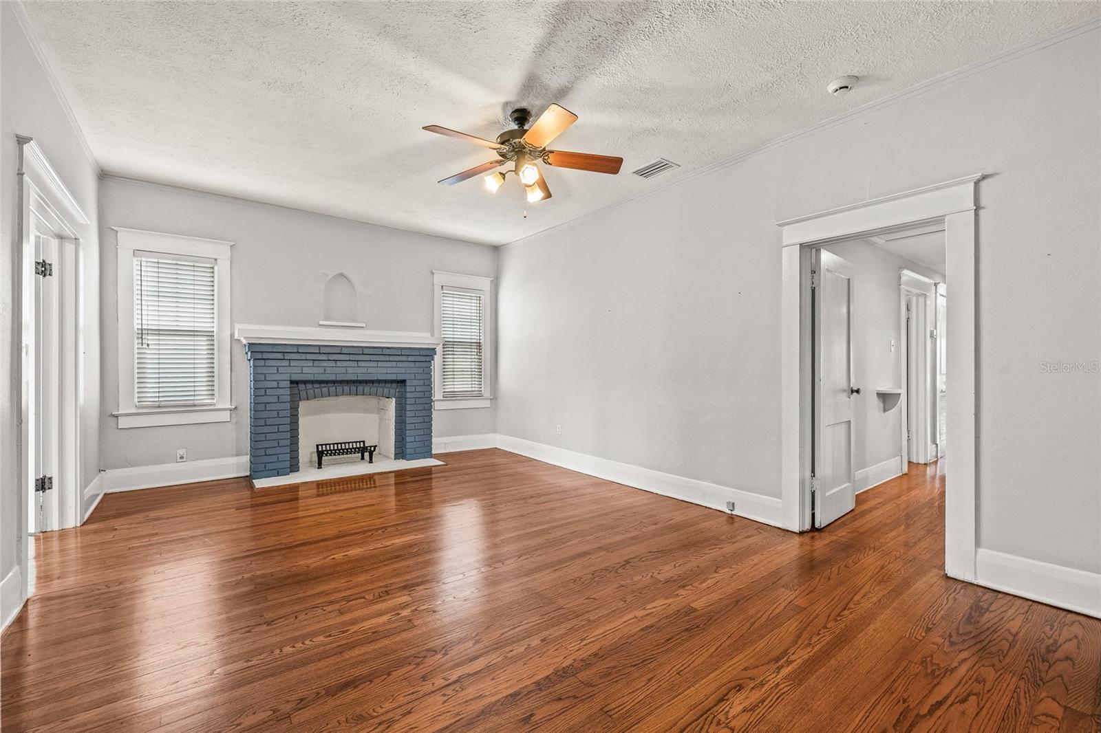 2434 W PROSPECT RD, TAMPA, FL, 33629