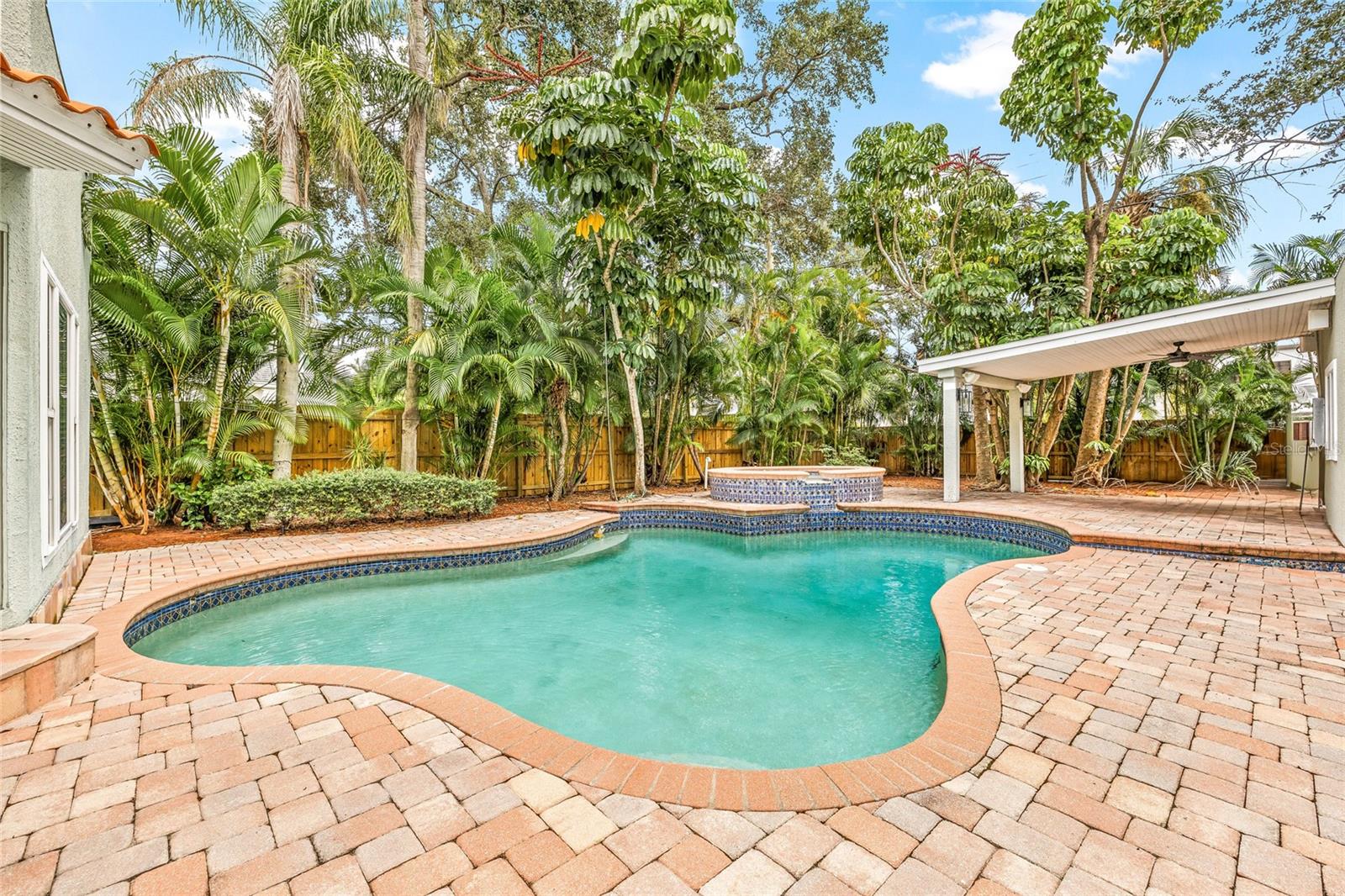 2434 W PROSPECT RD, TAMPA, FL, 33629