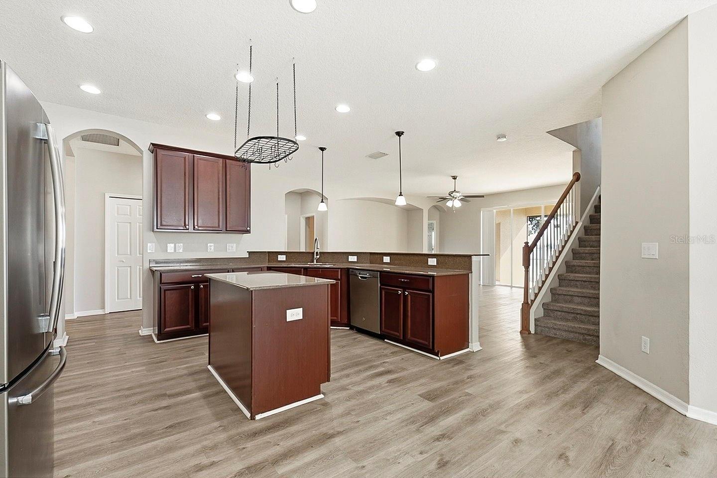 1762 MIRA LAGO CIR, RUSKIN, FL, 33570