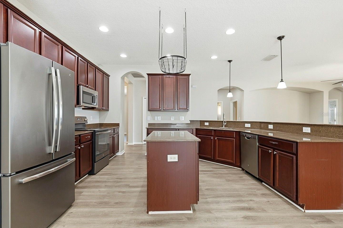 1762 MIRA LAGO CIR, RUSKIN, FL, 33570