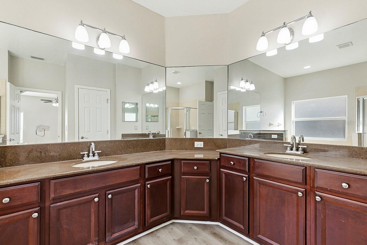 1762 MIRA LAGO CIR, RUSKIN, FL, 33570