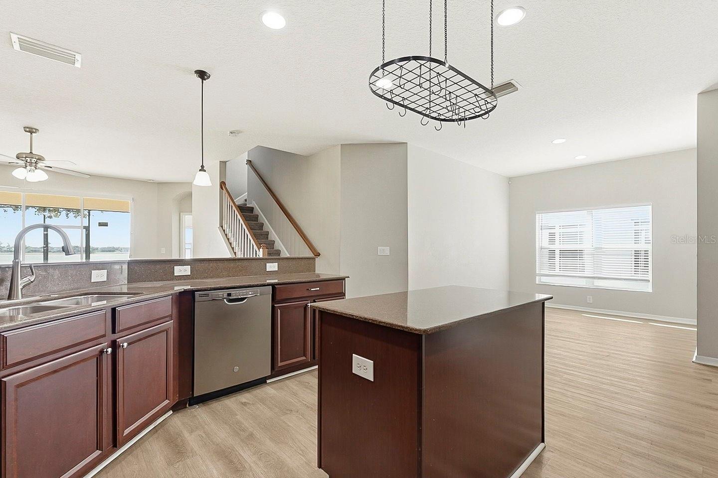 1762 MIRA LAGO CIR, RUSKIN, FL, 33570