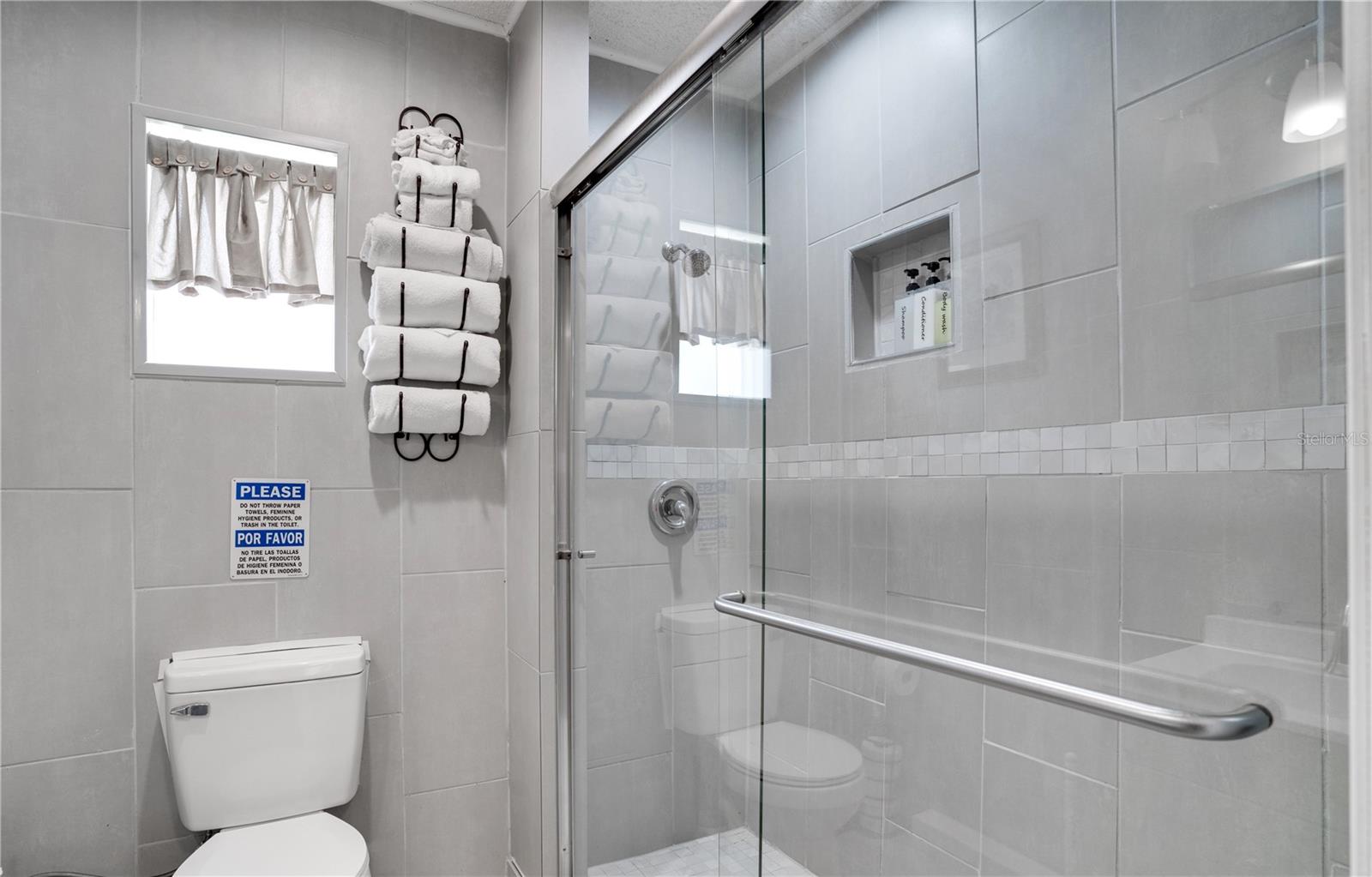 Building 4, 1/1 Home