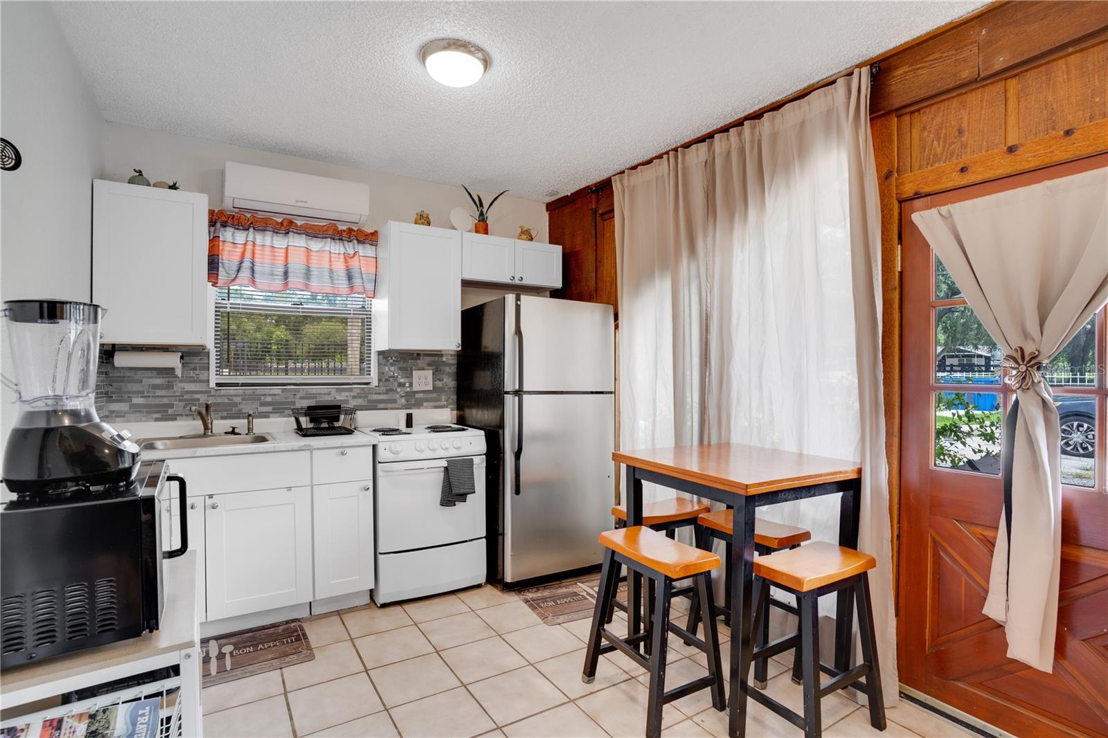 Building 3, 3/2 Home Upstairs