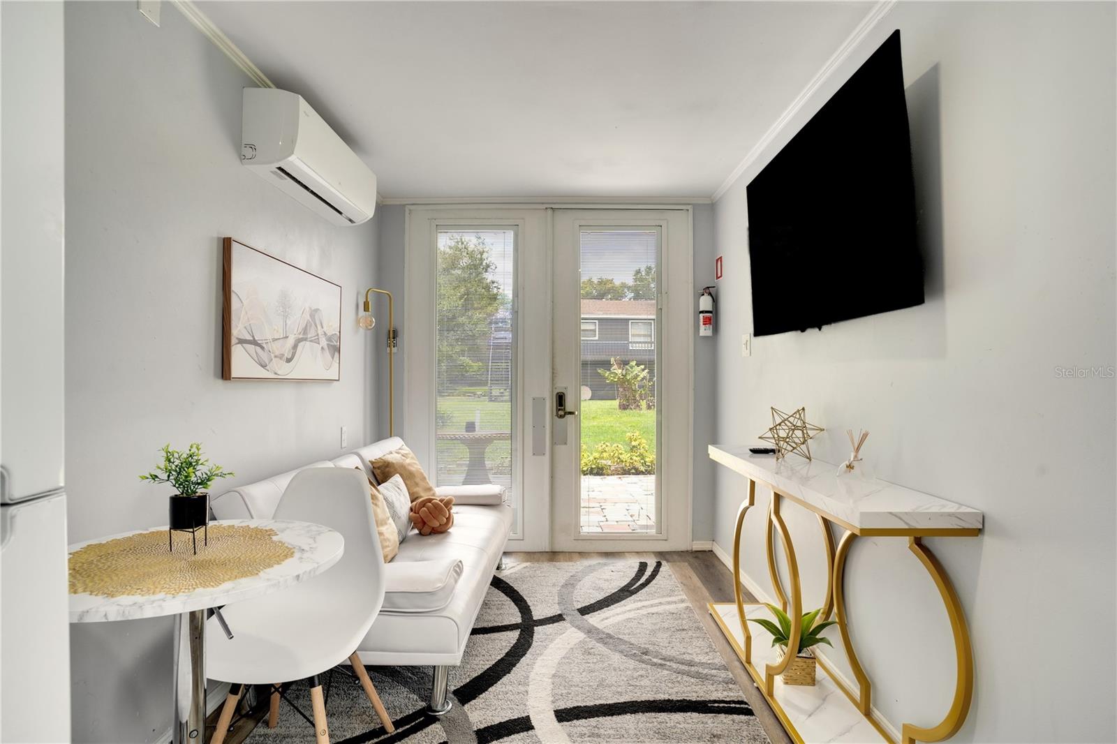 Building 4, 1/1 Home