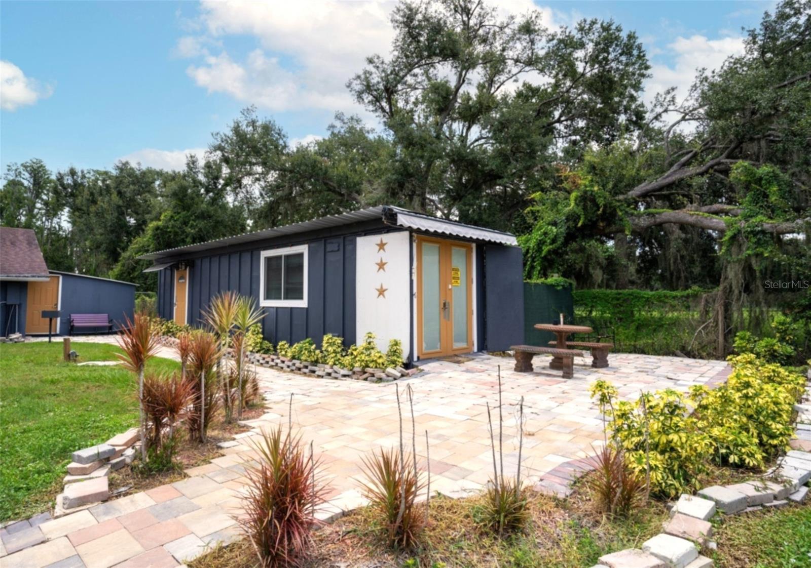 Building 4, 1/1 Home