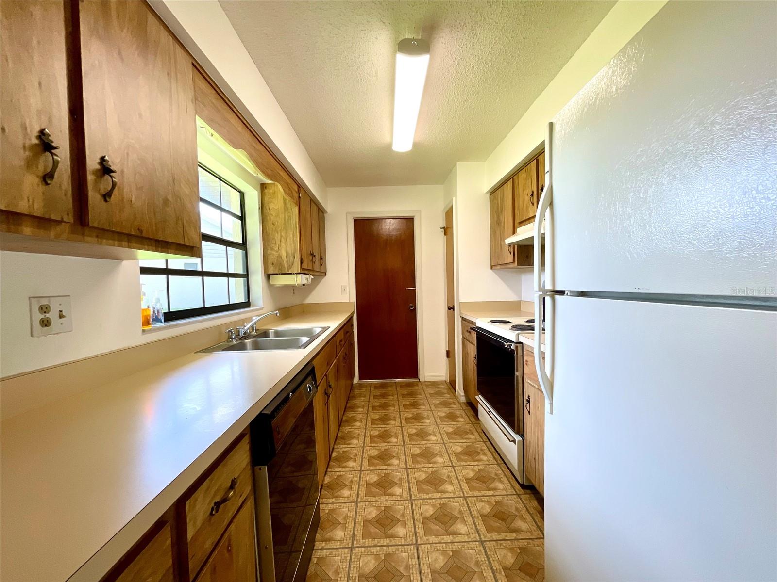 12053 SE 96TH TER, BELLEVIEW, FL, 34420