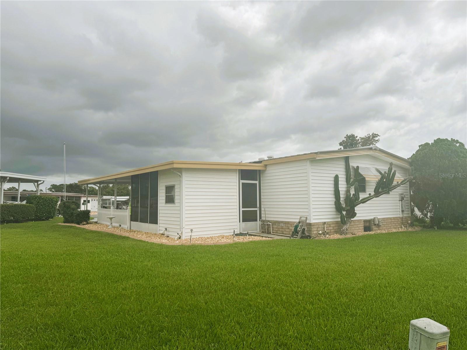 R4909854 Property Photo