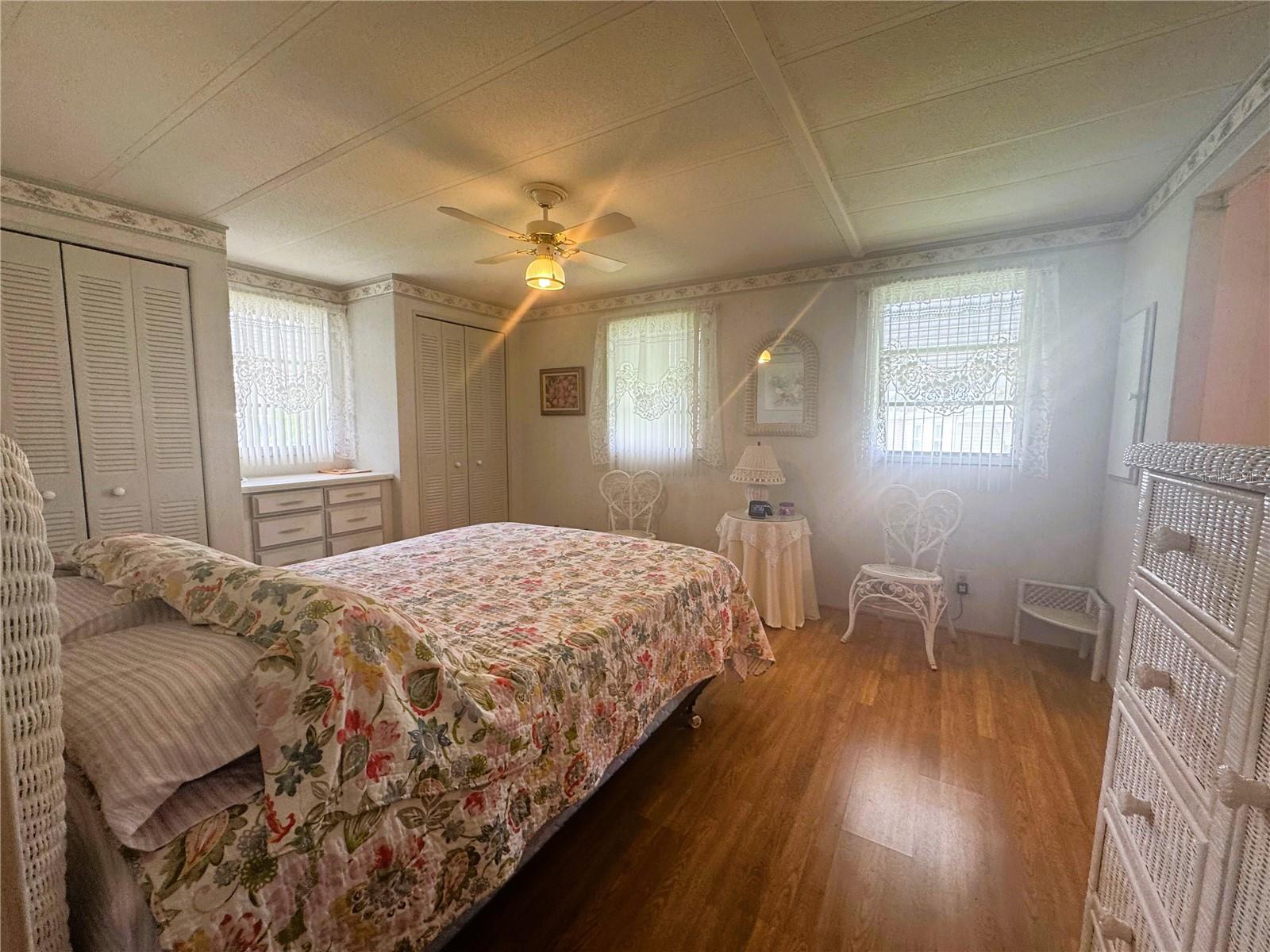 R4909854 Property Photo