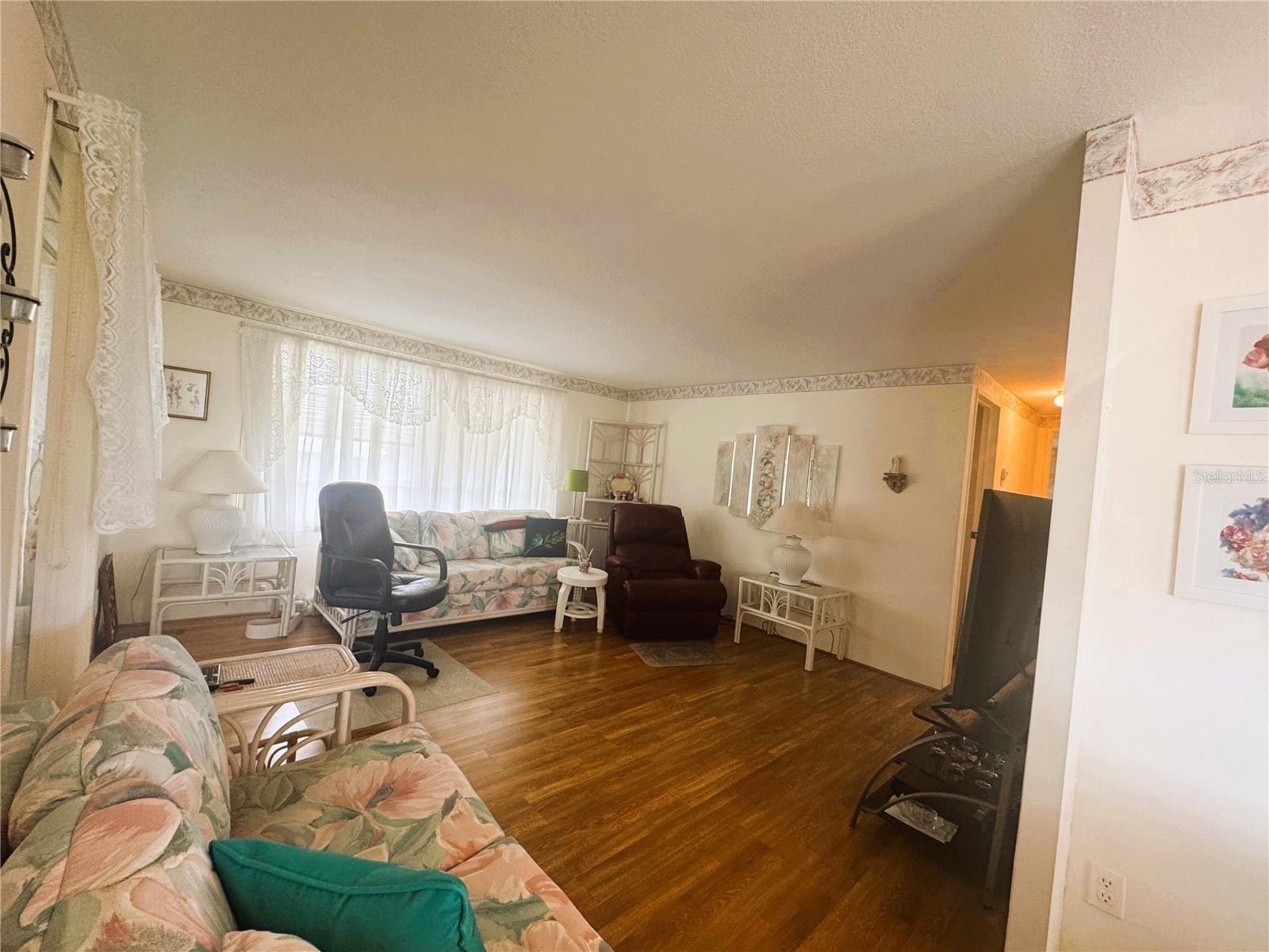 R4909854 Property Photo