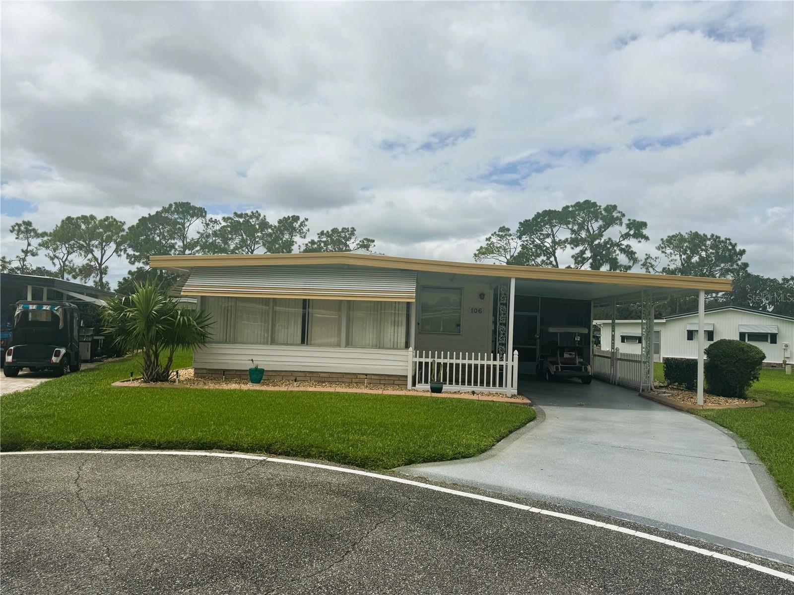 R4909854 Property Photo