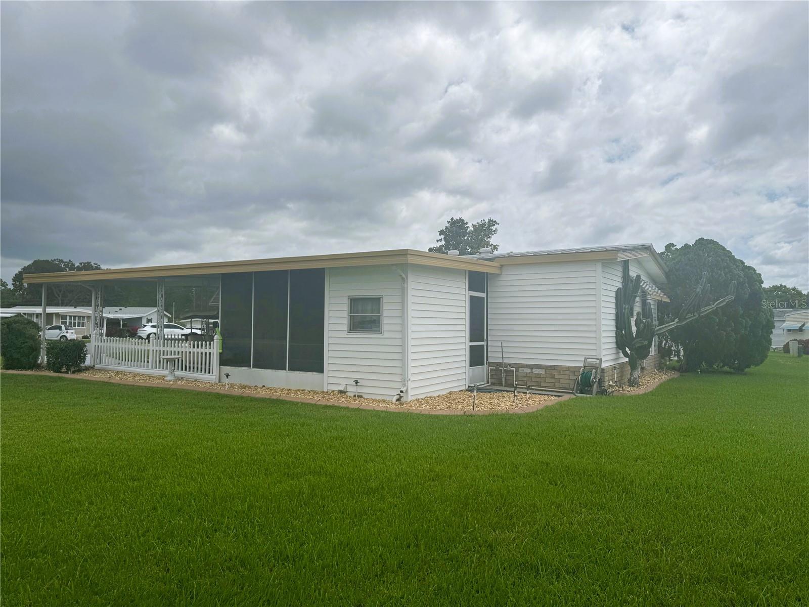 R4909854 Property Photo