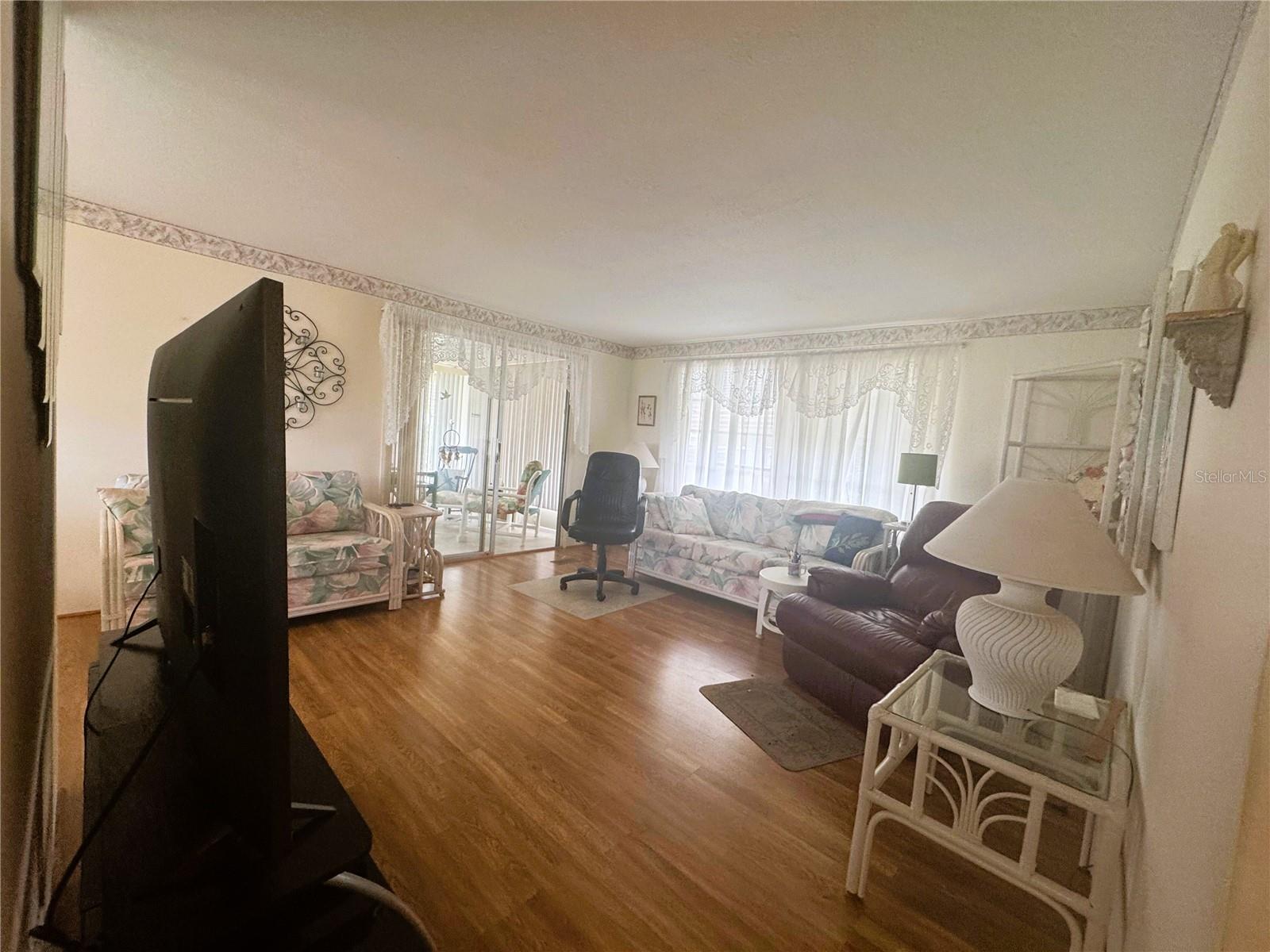 R4909854 Property Photo