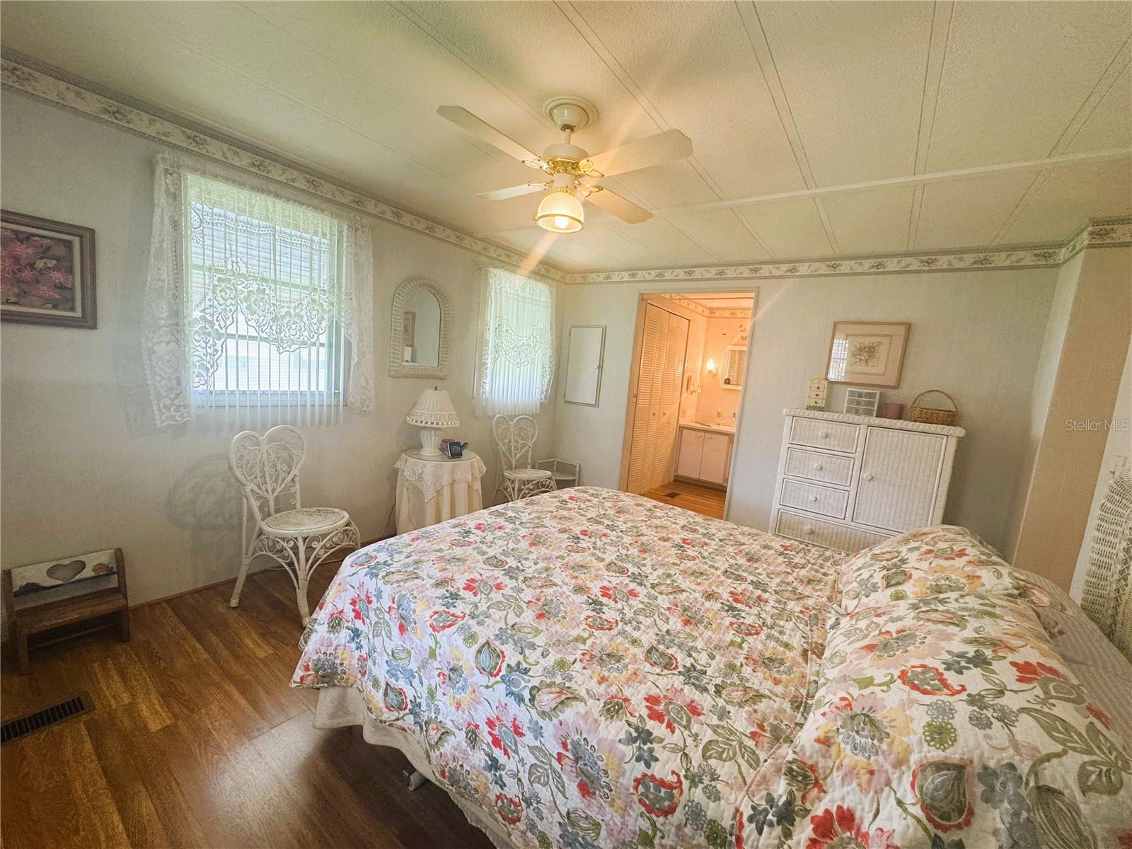 R4909854 Property Photo