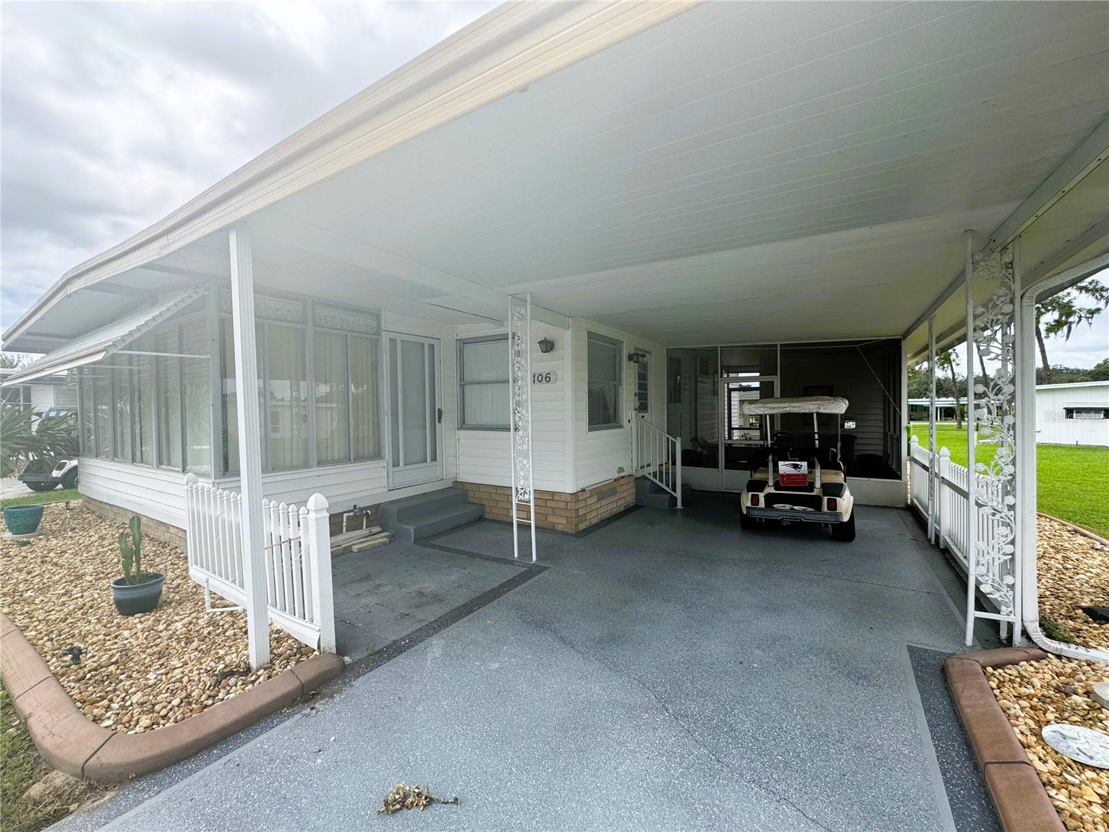 R4909854 Property Photo