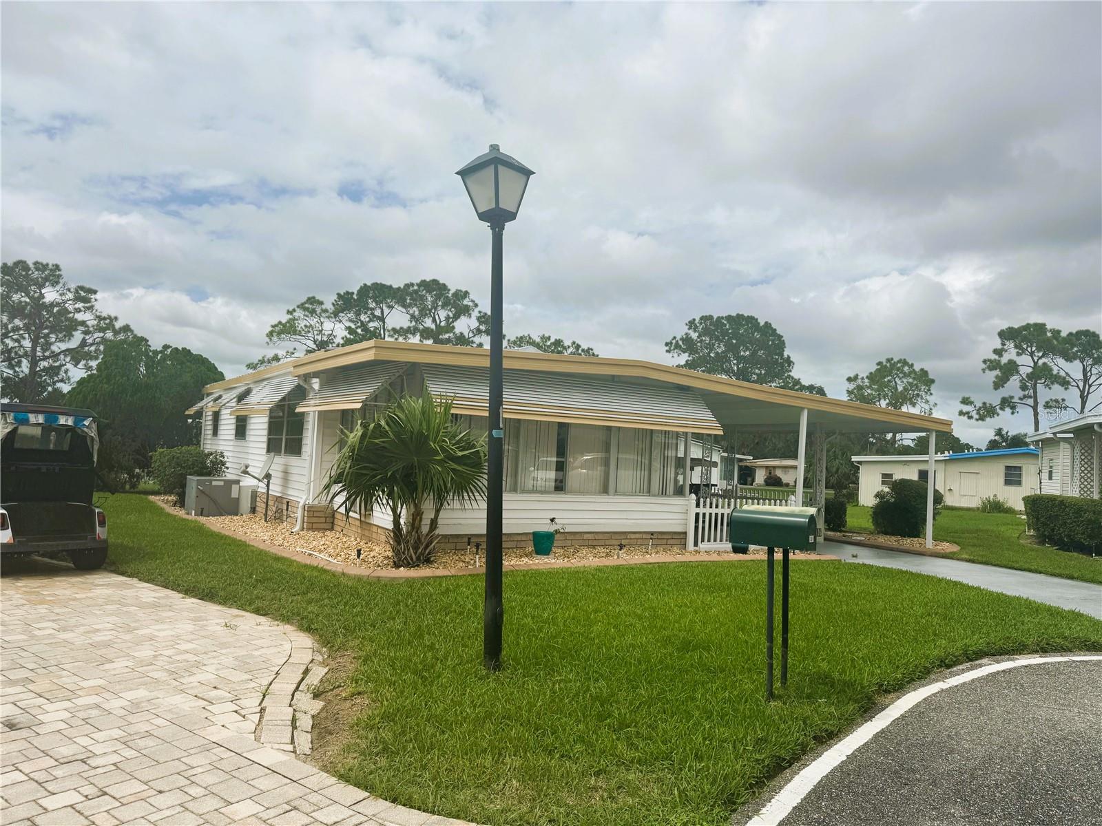 R4909854 Property Photo