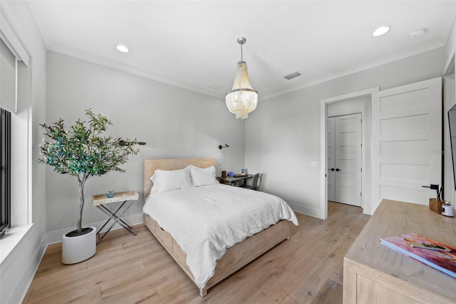 TB8423327 Property Photo