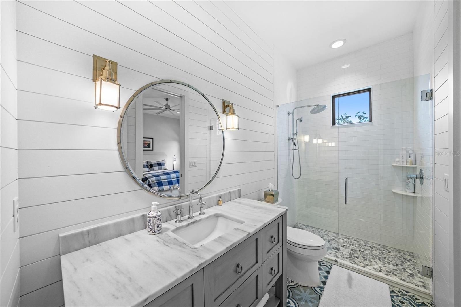 TB8423327 Property Photo