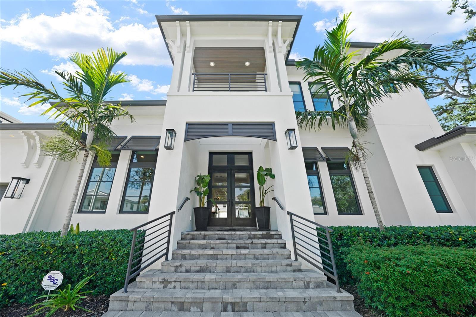 TB8423327 Property Photo