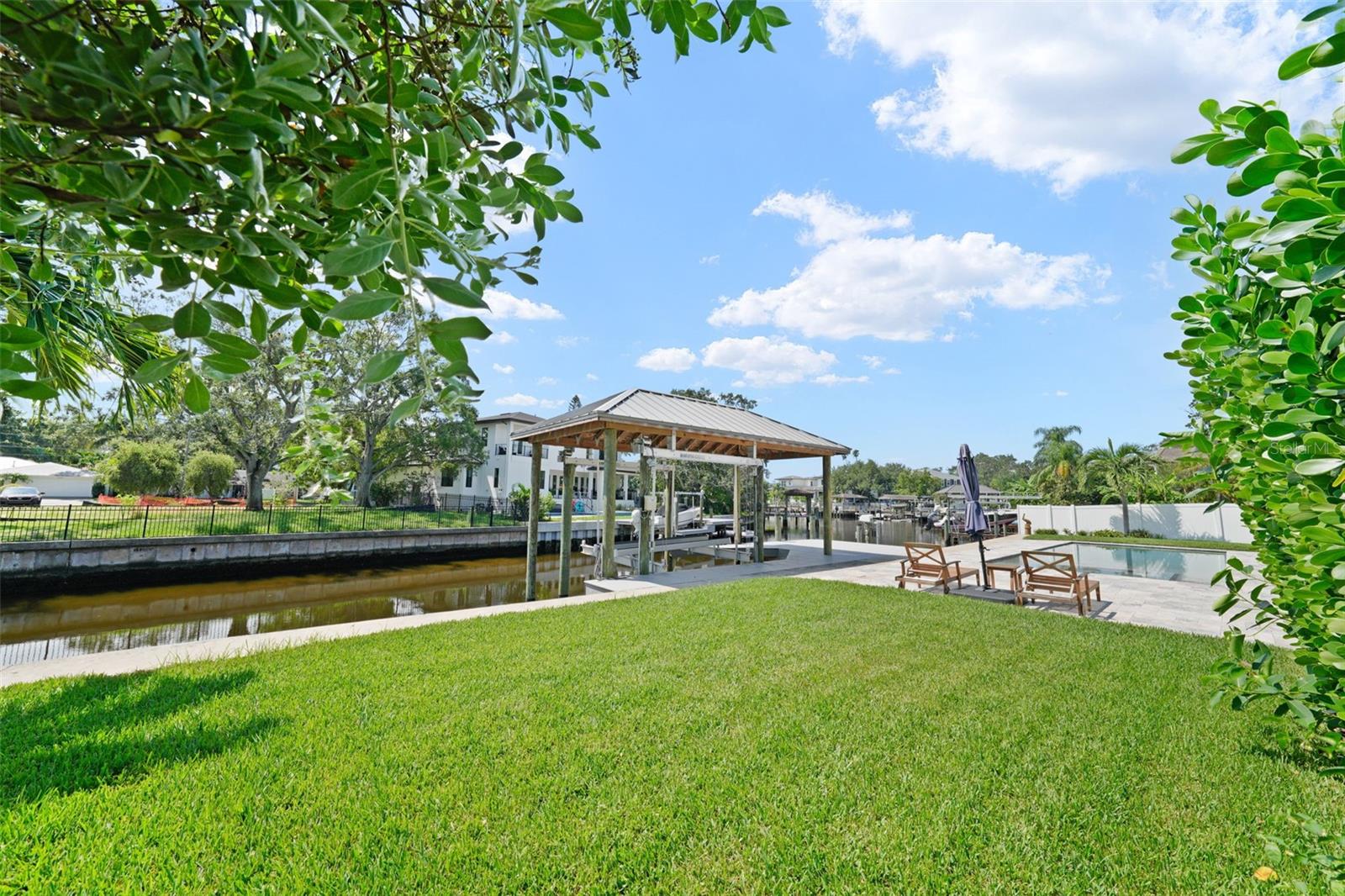 TB8423327 Property Photo