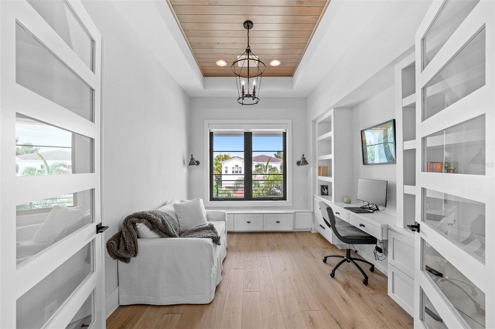 TB8423327 Property Photo