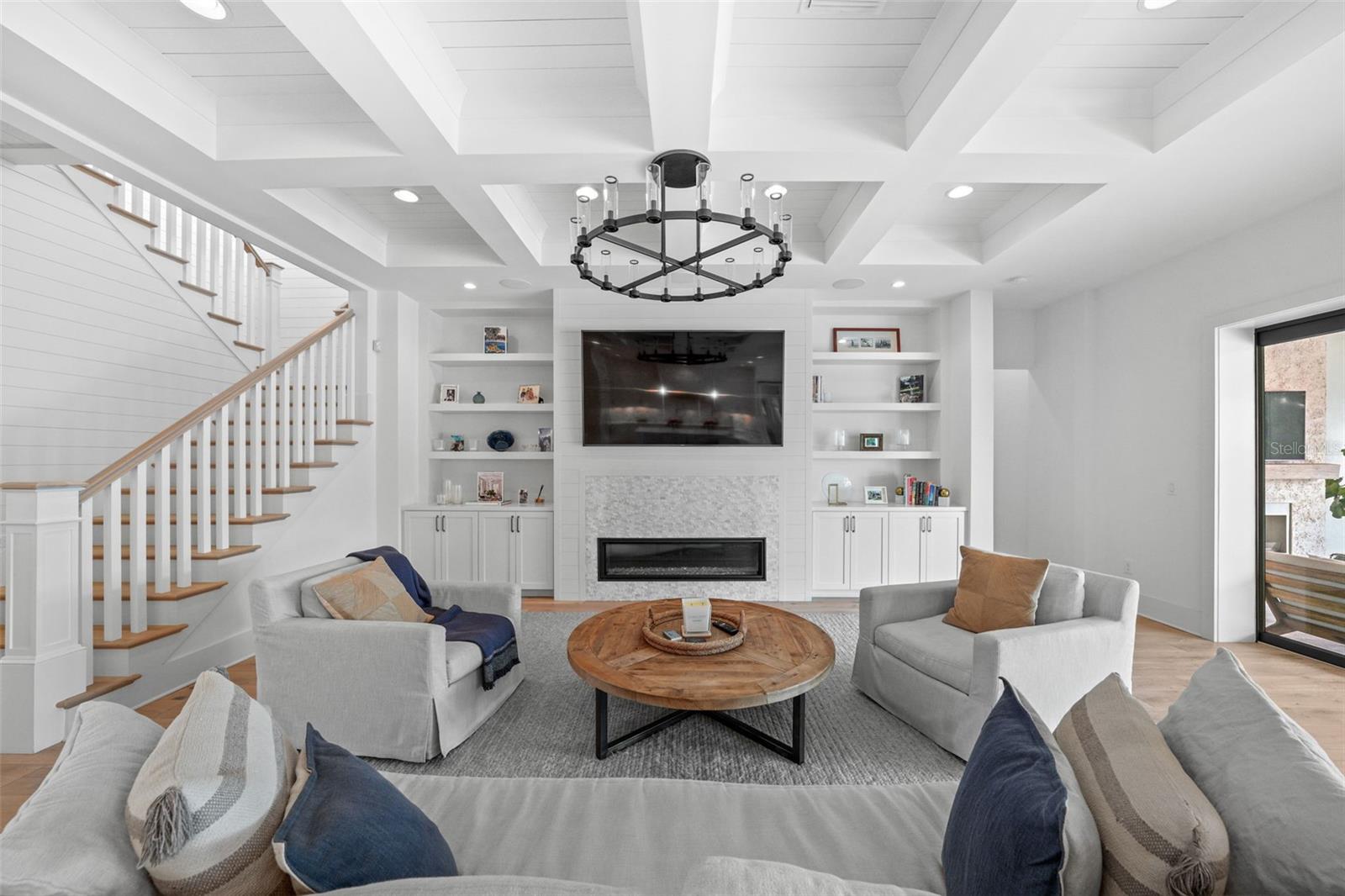 TB8423327 Property Photo