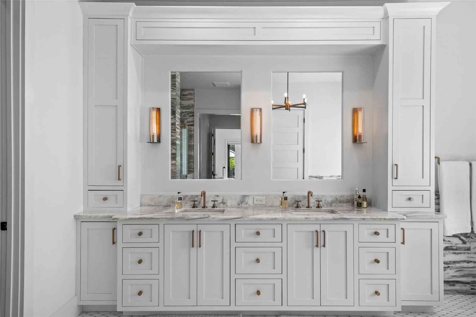 TB8423327 Property Photo