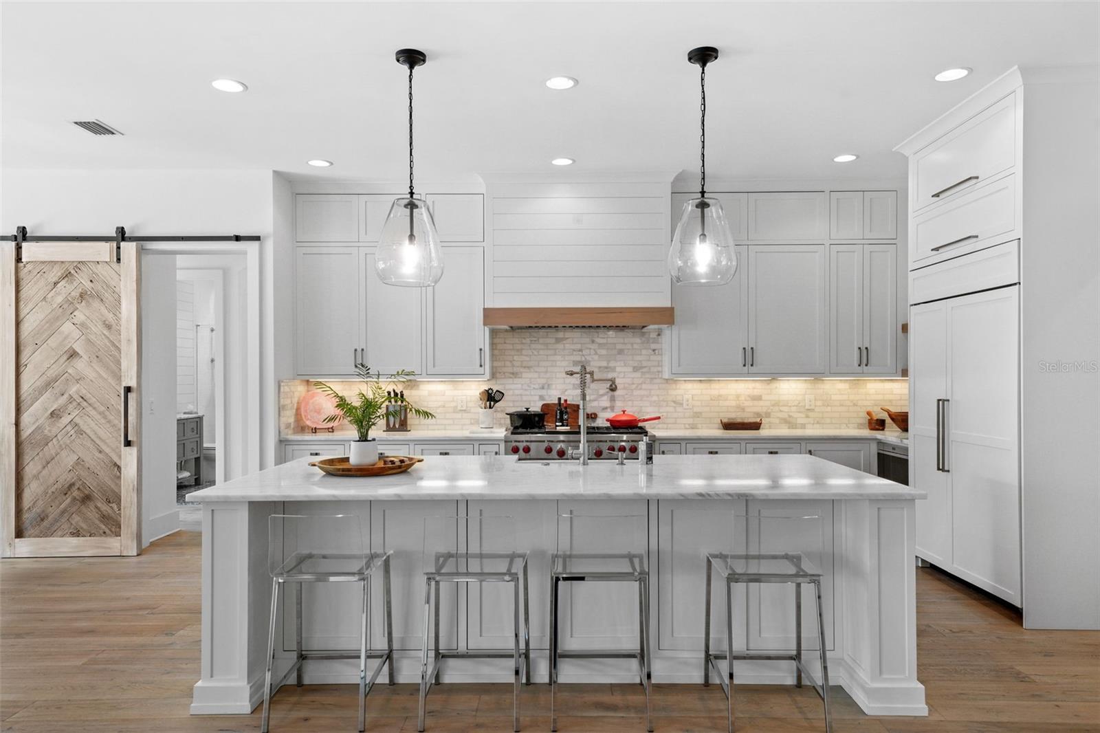 TB8423327 Property Photo