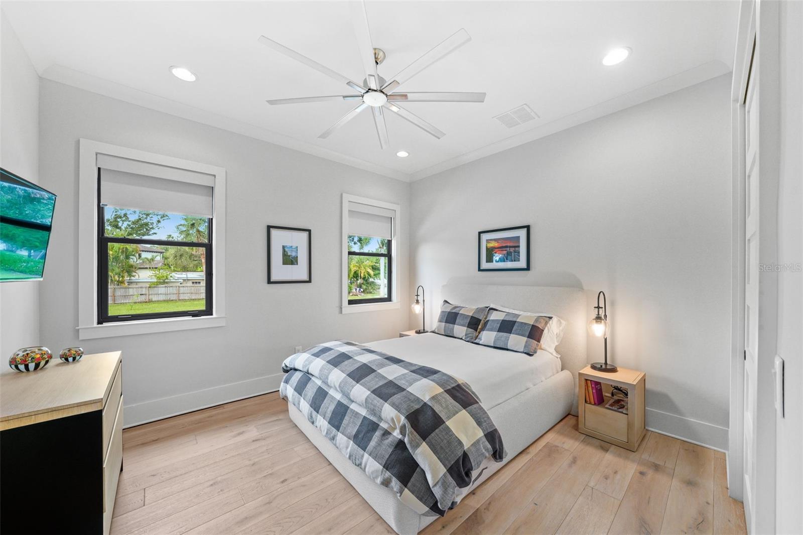 TB8423327 Property Photo