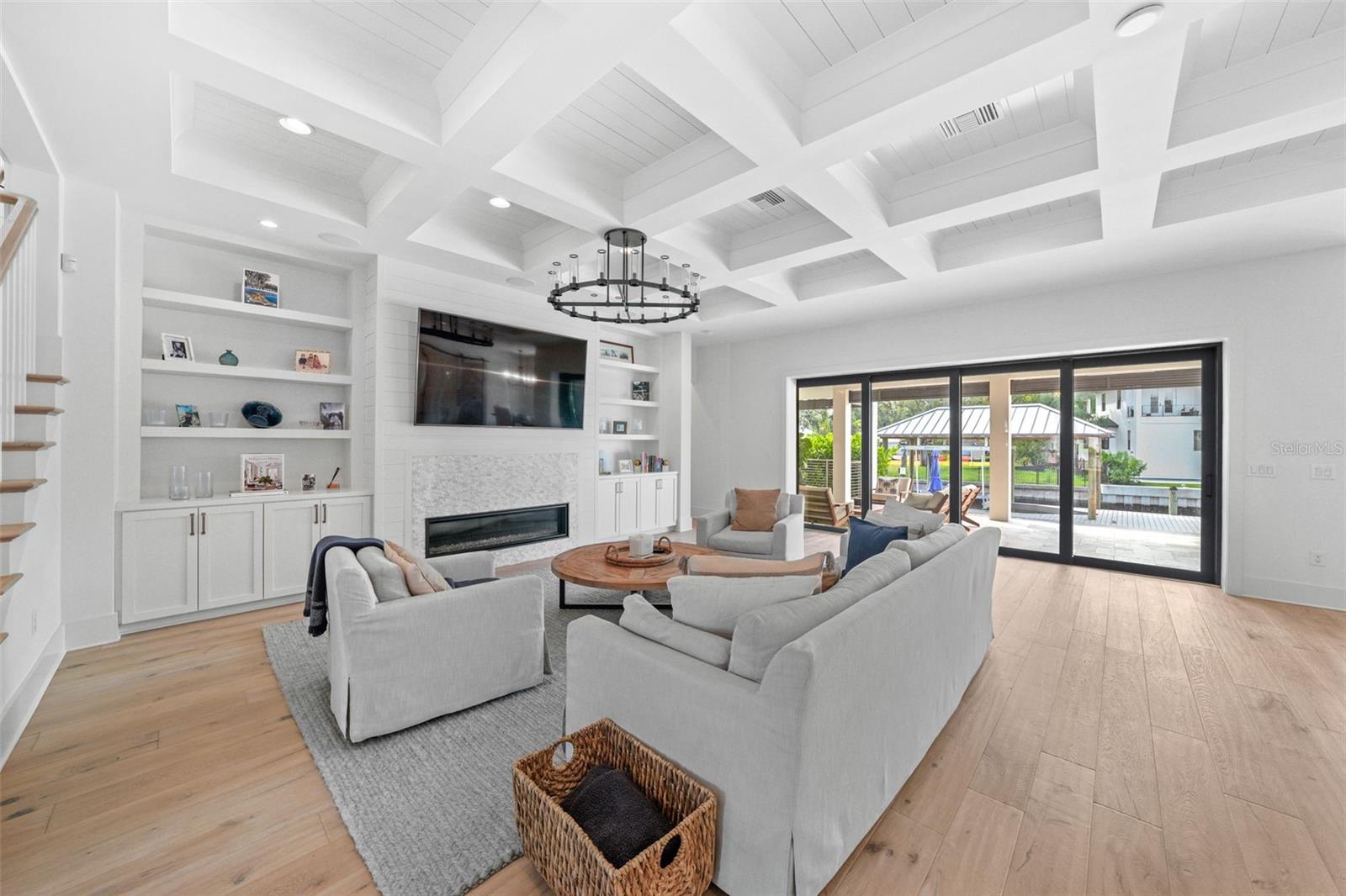 TB8423327 Property Photo