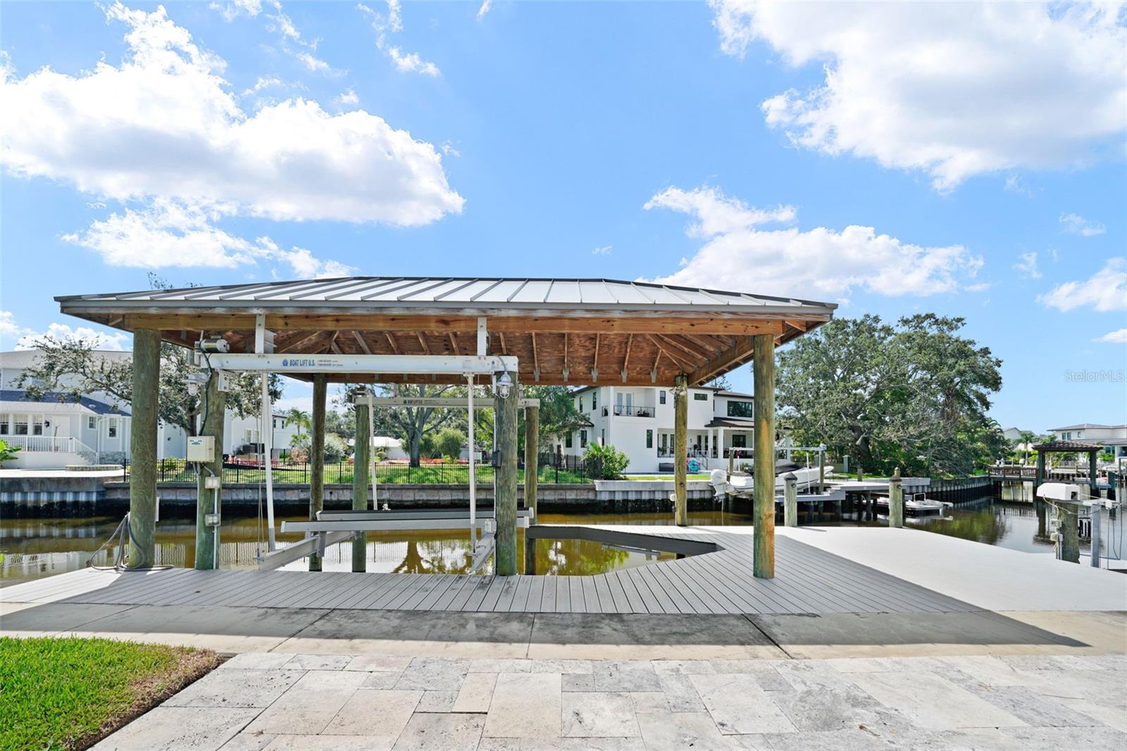 TB8423327 Property Photo