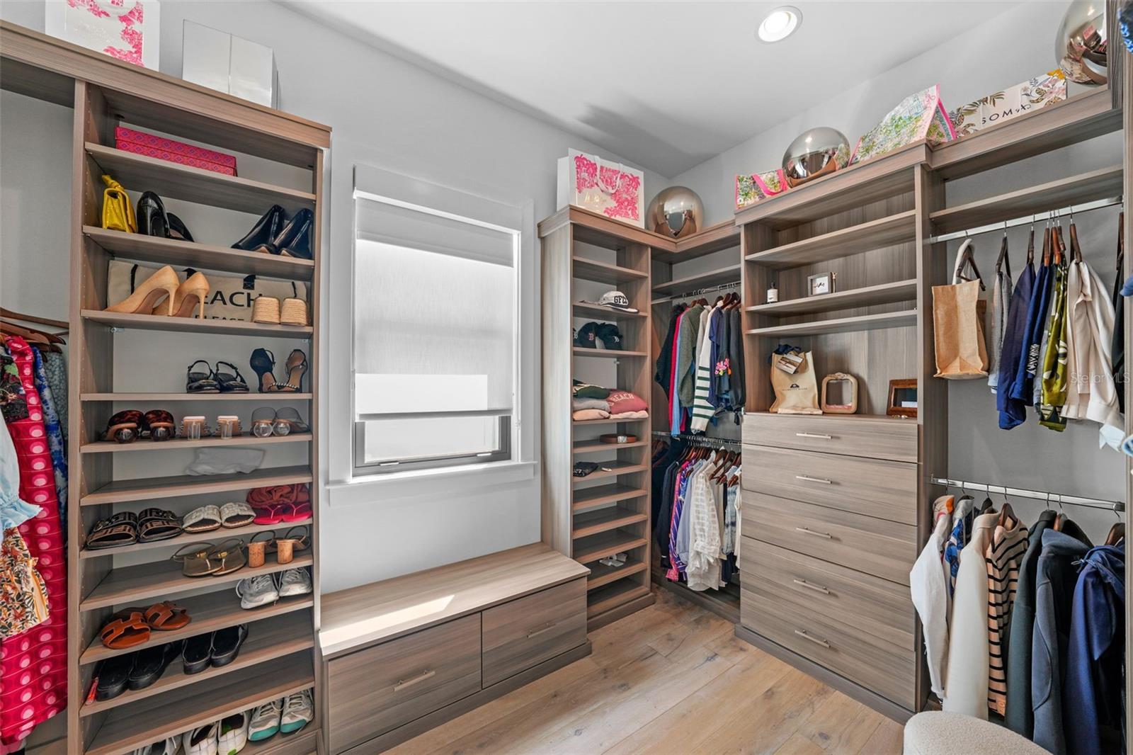 TB8423327 Property Photo